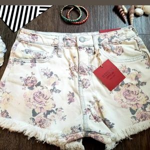 Women highrise Short